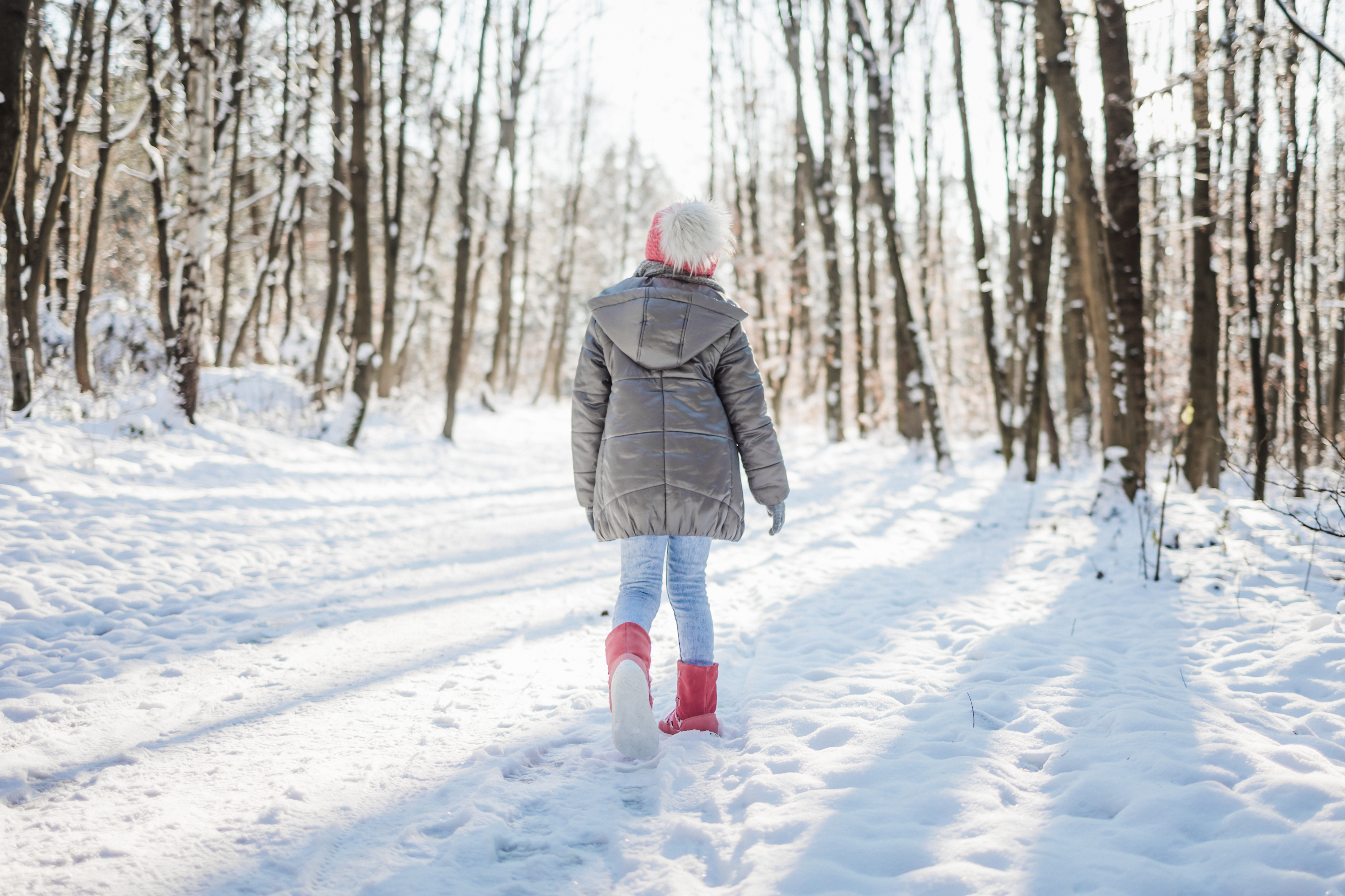 Detské zimné barefoot topánky Be Lenka Snowfox Kids 2.0 - Rose Pink.

































.insulation-properies{display:flex}@media(max-width:991px){.insulation-properies{flex-direction:column}}﻿﻿﻿﻿

































barefoot topánky dokonale napodobňujú chodenie naboso, presne tak, ako to vymyslela prírodaBe Lenka Snowfox 2.0 udržia nohy vašich detí v teple vďaka podšívke z merina vlny a vlnymembrána umiestnená medzi podšívkou a zvrškomhydrofóbny nubuk po celom obvode topánky proti oderudômyselné šnurovanie doplnené o stoper na reguláciu dotiahnutiastielka je vybavená hliníkovou vrstvou, ktorá zabraňuje prenikaniu chladu do topánkypodošva (6 mm) je čiastočne vyrobená z gumového odpaduimpregnáciou zlepšíte vodoodpudivosť topánky a uľahčíte údržbuPodošva KidsComfort vďaka svojim výstupkom zaručuje dokonalú stabilitu a kontrolu kroku pri každodennom pohybe
Hlavné atribúty barefoot obuvi
Široký priestor pre prstyTenká a flexibilná podrážkaPäta a špička sú v jednej rovineĽahká obuv
Druh obuvi: vychádzková obuv