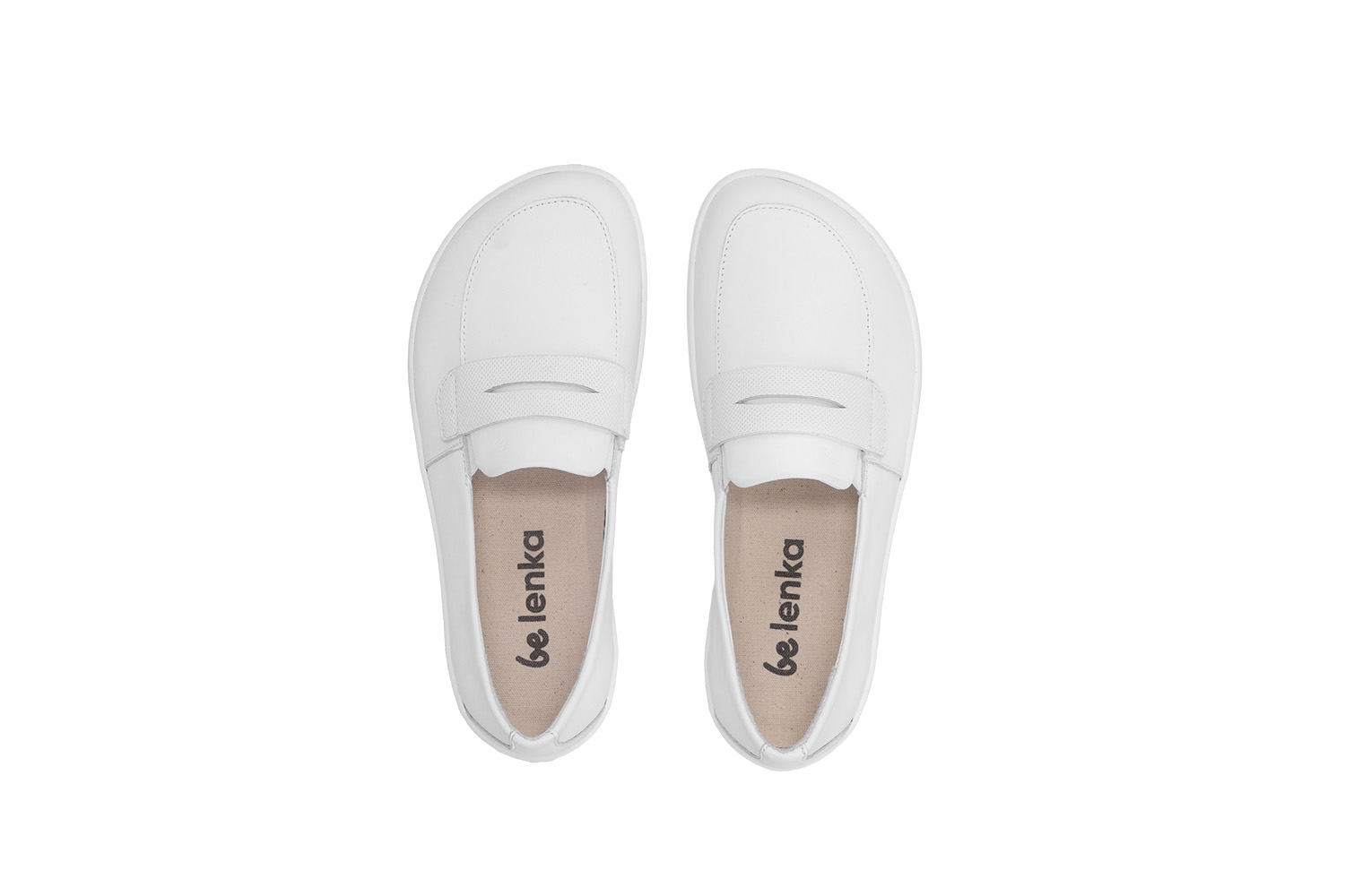 Barefoot mokasíny Be Lenka Buena - All White.
  minimalistický barefoot dizajn  jednoduché obúvanie bez šnurovania s gumičkou na jazyku  ľahko kombinovateľné s rôznymi štýlmi oblečenia - elegantnými, športovými i ležérnymi  prešitá podošva EverydayComfort pre dlhšiu životnosť topánok  pohodlné počas celodenného nosenia  jemné debosované logo Be Lenka na jazyku topánky
Výhody barefoot topánok
  ultra flexibilná podrážka  zero drop: päta a špička v jednej rovine pre správne držanie tela  priestranná špička pre vaše prsty  ľahká obuv
Typ obuvi: vychádzková obuv